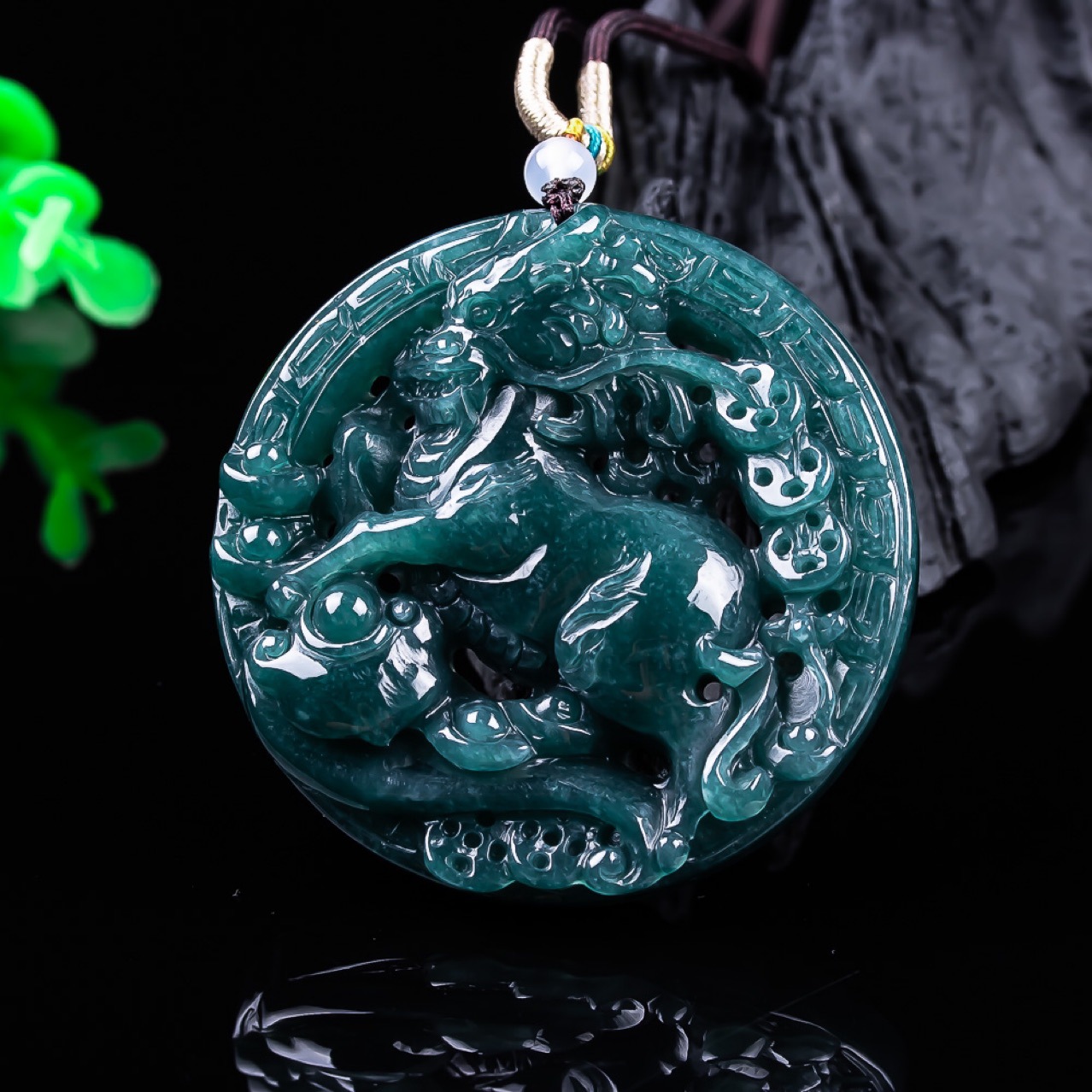 Burmese Jadeite Dragon Pendant - огляд і ціна Vintage Fashion Necklace