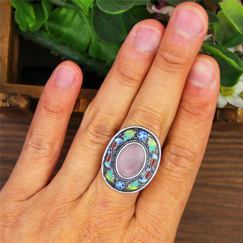 Vintage Oval Quartz Lapis Ring - огляд і ціна Vintage Fashion Illustration